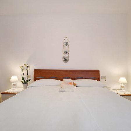 ティニャーレStella Del Garda 2 Con Terrazzaアパートメント エクステリア 写真
